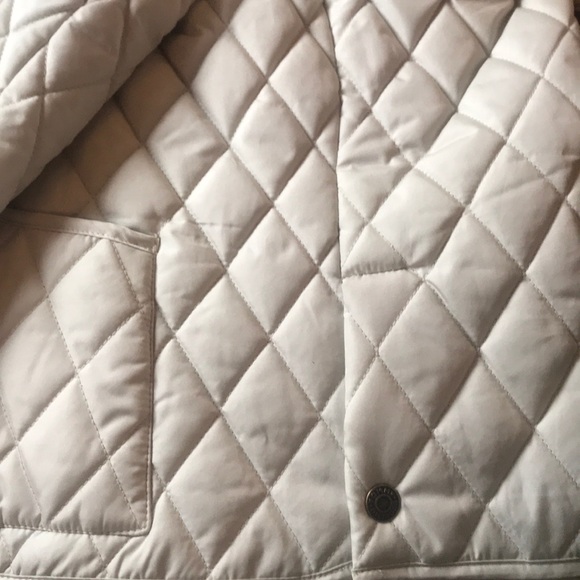 Tommy Hilfiger Quilted Style Coat w/ Plaid Lining - Picture 13 of 14